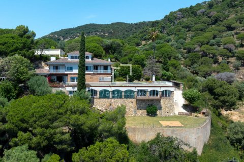 Villa till salu i Cabrera de Mar, Barcelona, Spanien 12 sovrum, 1744 kvm. Nr. 192796 - foto 4