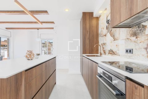 Kattohuoneisto myytävänä Barcelona, Espanja, 3 makuuhuonetta, 106 m2 No. 192798 - kuva 22