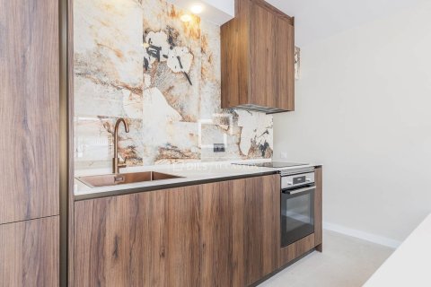 Kattohuoneisto myytävänä Barcelona, Espanja, 3 makuuhuonetta, 106 m2 No. 192798 - kuva 20