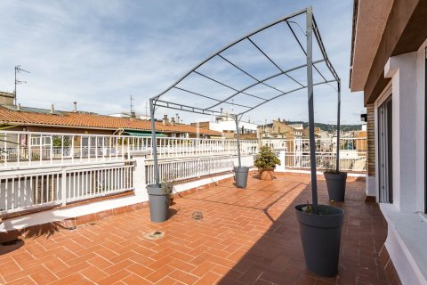 Kattohuoneisto myytävänä Barcelona, Espanja, 3 makuuhuonetta, 106 m2 No. 192798 - kuva 3