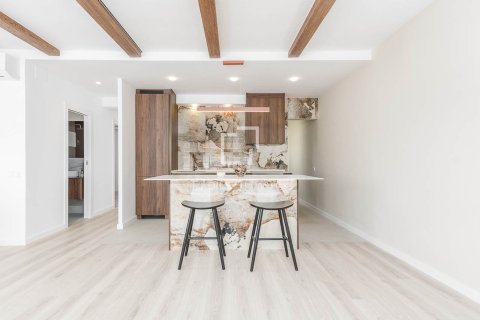 Kattohuoneisto myytävänä Barcelona, Espanja, 3 makuuhuonetta, 106 m2 No. 192798 - kuva 19