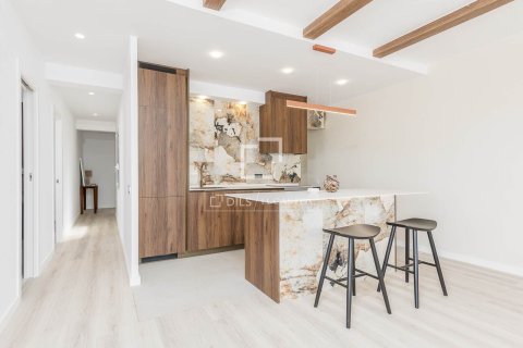 Kattohuoneisto myytävänä Barcelona, Espanja, 3 makuuhuonetta, 106 m2 No. 192798 - kuva 17