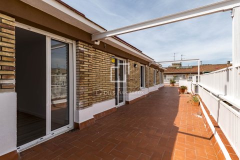 Kattohuoneisto myytävänä Barcelona, Espanja, 3 makuuhuonetta, 106 m2 No. 192798 - kuva 10