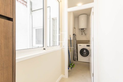 Kattohuoneisto myytävänä Barcelona, Espanja, 3 makuuhuonetta, 106 m2 No. 192798 - kuva 24