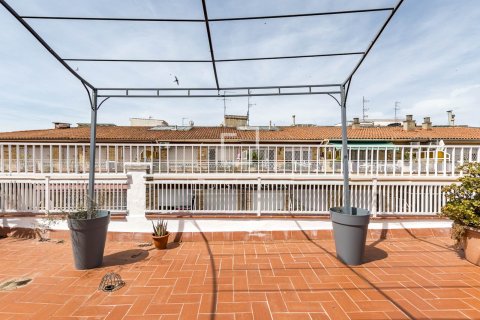 Kattohuoneisto myytävänä Barcelona, Espanja, 3 makuuhuonetta, 106 m2 No. 192798 - kuva 5