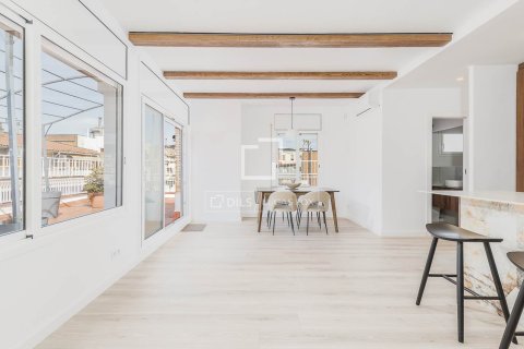 Kattohuoneisto myytävänä Barcelona, Espanja, 3 makuuhuonetta, 106 m2 No. 192798 - kuva 11