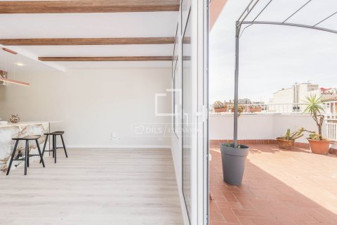 Kattohuoneisto myytävänä Barcelona, Espanja, 3 makuuhuonetta, 106 m2 No. 192798 - kuva 16