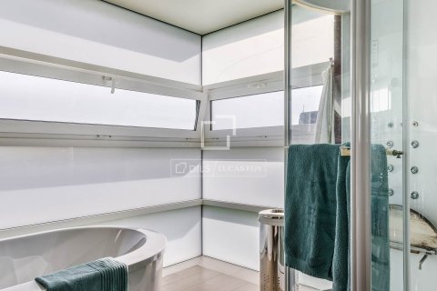 Villa en venta en Barcelona, España 5 dormitorios, 600 m2 No. 192792 - foto 30