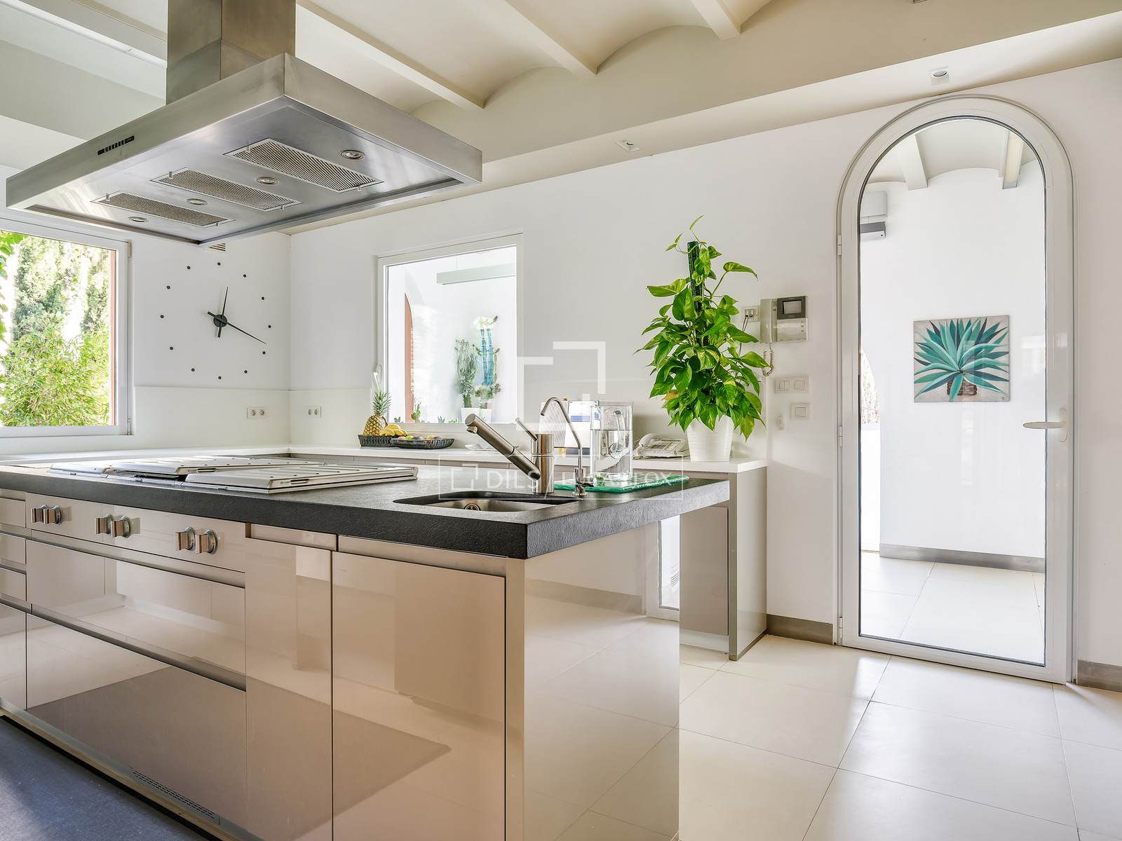 Huvila Barcelona, Espanja 5 makuuhuonetta, 600 m2 No. 192792