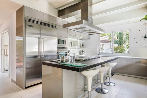 Villa en venta en Barcelona, España 5 dormitorios, 600 m2 No. 192792 - foto 10