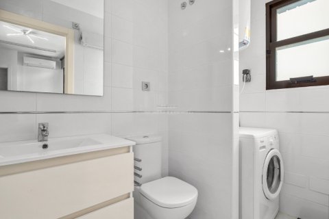 Apartment for sale in Alicante, Spain 3 bedrooms, 74 sq.m. No. 145442 - photo 21