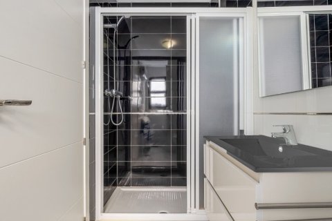 Apartment for sale in Alicante, Spain 3 bedrooms, 74 sq.m. No. 145442 - photo 20