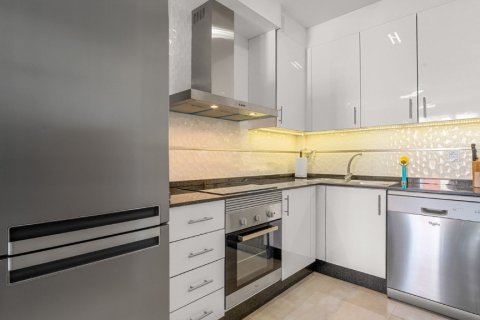 Apartment for sale in Alicante, Spain 3 bedrooms, 74 sq.m. No. 145442 - photo 8