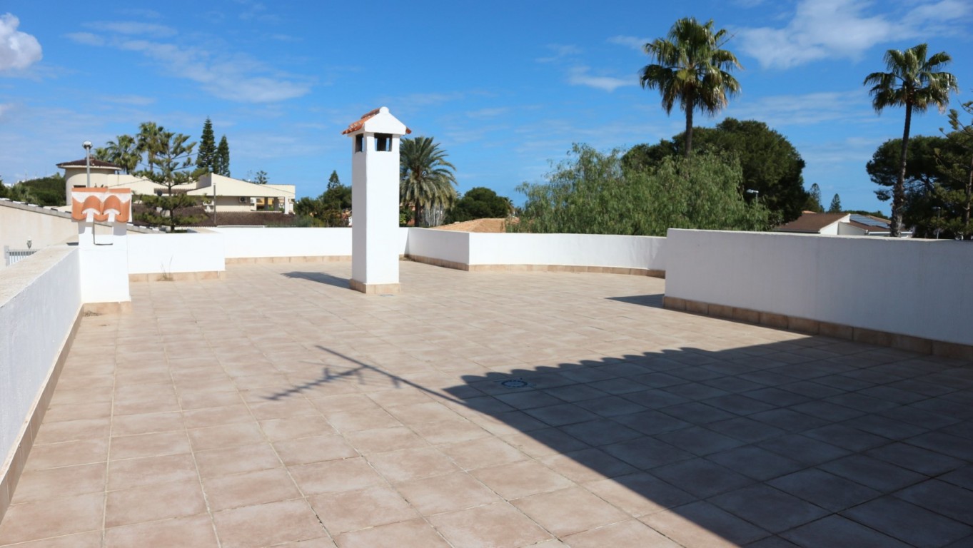 Villa a La Zenia, Alicante, Spagna 3 camere da letto, 220 mq. N° 140128
