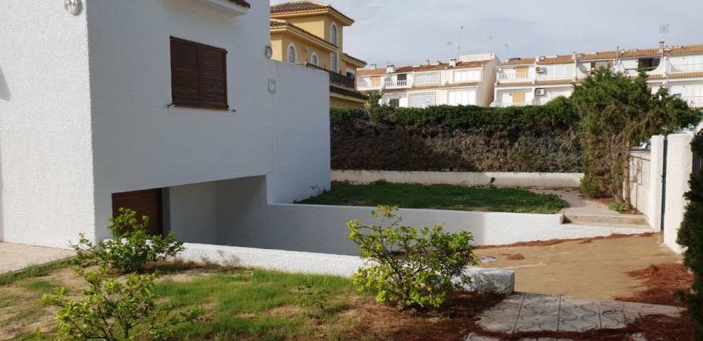 Villa a La Zenia, Alicante, Spagna 3 camere da letto, 220 mq. N° 140128