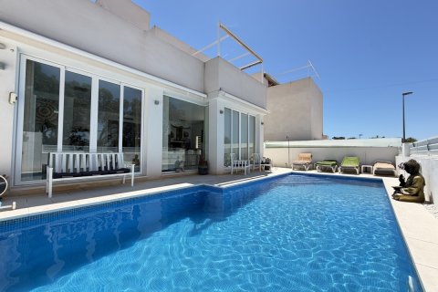 Huvila myytävänä Mil Palmeras, Alicante, Espanja, 4 makuuhuonetta, 160 m2 No. 190070 - kuva 2