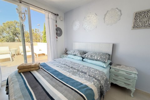 Huvila myytävänä Mil Palmeras, Alicante, Espanja, 4 makuuhuonetta, 160 m2 No. 190070 - kuva 20