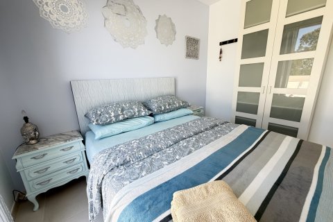 Huvila myytävänä Mil Palmeras, Alicante, Espanja, 4 makuuhuonetta, 160 m2 No. 190070 - kuva 19