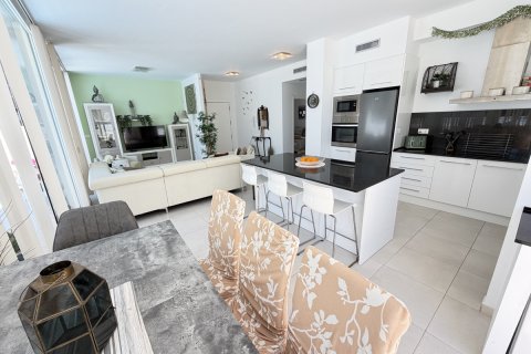 Huvila myytävänä Mil Palmeras, Alicante, Espanja, 4 makuuhuonetta, 160 m2 No. 190070 - kuva 8