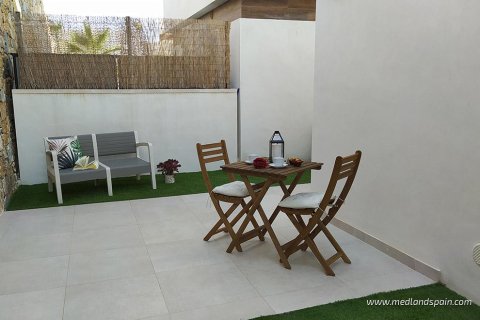 Villa for sale in Villamartin, Alicante, Spain 3 bedrooms, 185 sq.m. No. 167846 - photo 15