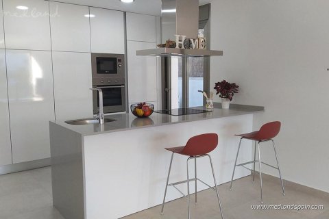 Villa for sale in Villamartin, Alicante, Spain 3 bedrooms, 185 sq.m. No. 167846 - photo 3