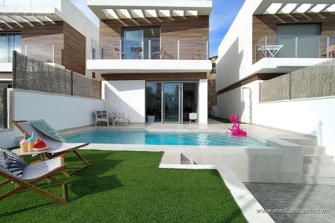 Villa in Villamartin, Alicante, Spain 3 bedrooms, 185 sq.m. No. 167846