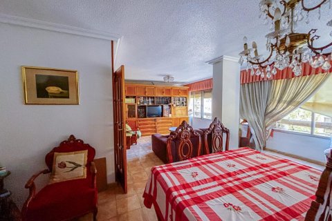 Apartment for sale Alicante, Spain 3 bedrooms,  No. 137712 - photo 2