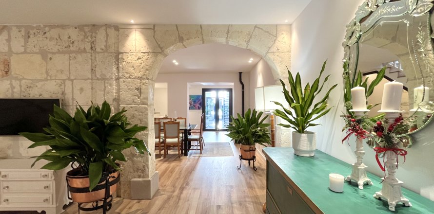 Townhouse in Santa Margalida, Mallorca, Spain 3 bedrooms, 190 sq.m. No. 148599