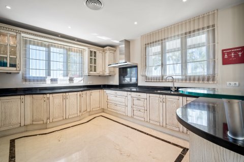 Продажа виллы Бенахавис, Малага, Испания 6 спален, 764м2 №109616 - фото 14