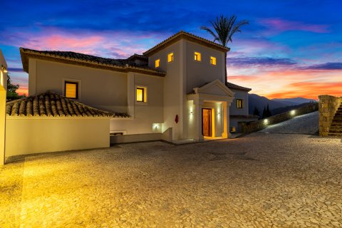 Продажа виллы Бенахавис, Малага, Испания 6 спален, 764м2 №109616 - фото 5