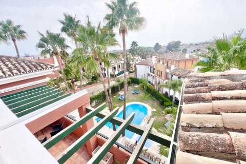 Duplex in vendita Estepona, Malaga, Spagna 3 camere da letto, 100 mq. N° 109628 - foto 3