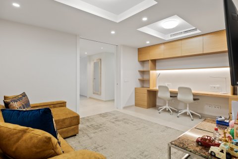 Apartment for sale Nueva Andalucia, Malaga, Spain 7 bedrooms, 325 sq.m. No. 109618 - photo 9