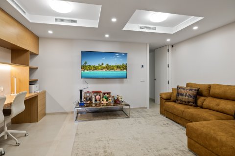 Apartment for sale Nueva Andalucia, Malaga, Spain 7 bedrooms, 325 sq.m. No. 109618 - photo 8
