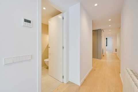 Apartment à vendre Barcelona, Espagne, 5 chambres, 255 m2 No. 133133 - photo 30
