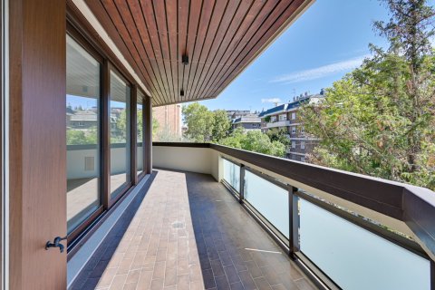 Apartment à vendre Barcelona, Espagne, 5 chambres, 255 m2 No. 133133 - photo 2