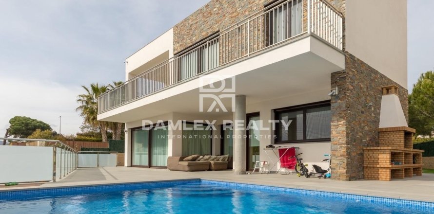 Willa w Sant Feliu de Guixols, Girona, Hiszpania 4 sypialnie, 523 mkw. nr 176780