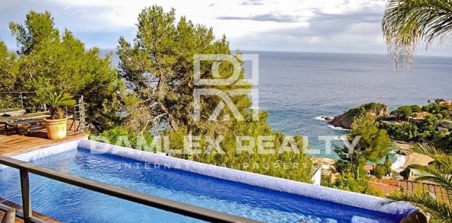 Willa w Blanes, Girona, Hiszpania 4 sypialnie, 360 mkw. nr 176778