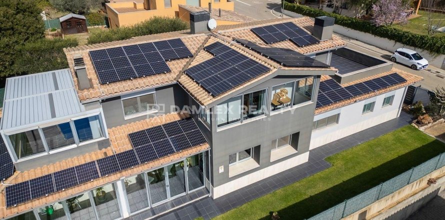 Dom w Palamos, Girona, Hiszpania 3 sypialnie, 390 mkw. nr 176781
