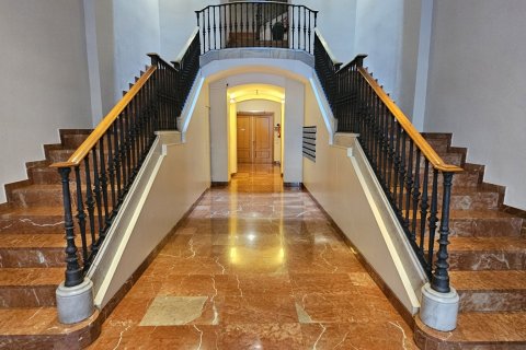 Dzīvoklis īrēšanai Barcelona, Spānijā 5 istabas, 176 m2 Nr. 154288 - attēls 29