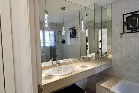 Dzīvoklis īrēšanai Barcelona, Spānijā 5 istabas, 176 m2 Nr. 154288 - attēls 21