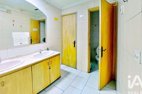 Komerciāls īpašums īrēšanai Alicante, Spānijā 1 istaba, 144 m2 Nr. 154287 - attēls 13