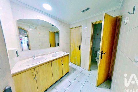 Komerciāls īpašums īrēšanai Alicante, Spānijā 1 istaba, 144 m2 Nr. 154287 - attēls 29