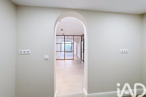 Liikekiinteistö vuokrattavana Vilanova i la Geltru, Barcelona, Espanja , 49 m2 No. 154285 - kuva 8