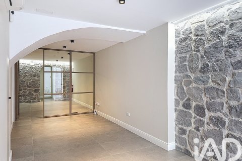 Liikekiinteistö vuokrattavana Vilanova i la Geltru, Barcelona, Espanja , 49 m2 No. 154285 - kuva 3