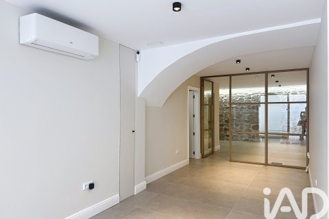 Liikekiinteistö vuokrattavana Vilanova i la Geltru, Barcelona, Espanja , 49 m2 No. 154285 - kuva 4