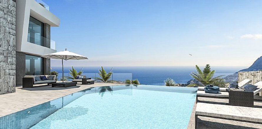 Villa a Calpe, Alicante, Spagna 4 camere da letto, 410 mq. N° 136626