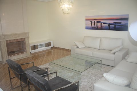 Villa till salu Torrevieja, Alicante, Spanien 3 sovrum, 319 kvm. Nr. 136623 - foto 13