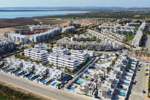 Huoneisto myytävänä Guardamar del Segura, Alicante, Espanja, 2 makuuhuonetta, 78 m2 No. 136621 - kuva 1