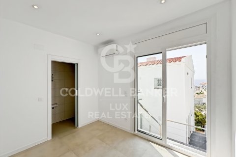 House for sale in Roses, Girona, Spain 4 bedrooms, 125 sq.m. No. 159596 - photo 11