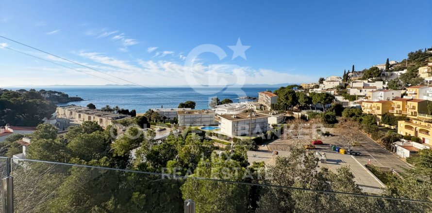 House in Roses, Girona, Spain 4 bedrooms, 125 sq.m. No. 159596
